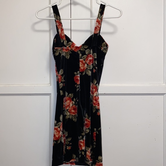 Forever 21 Small Black Floral Velvet Mini Dress - Picture 4 of 10